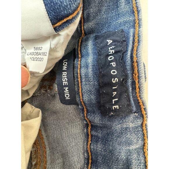 Aeropostale Low Rise Midi Cut-Off Jean Shorts Distressed - Size 000 - Picture 4 of 8